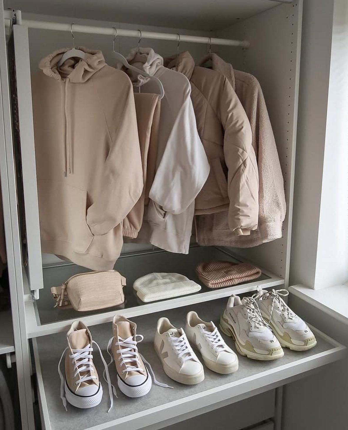 옷장 정리가 필요해✂️🧥👢 이미지5