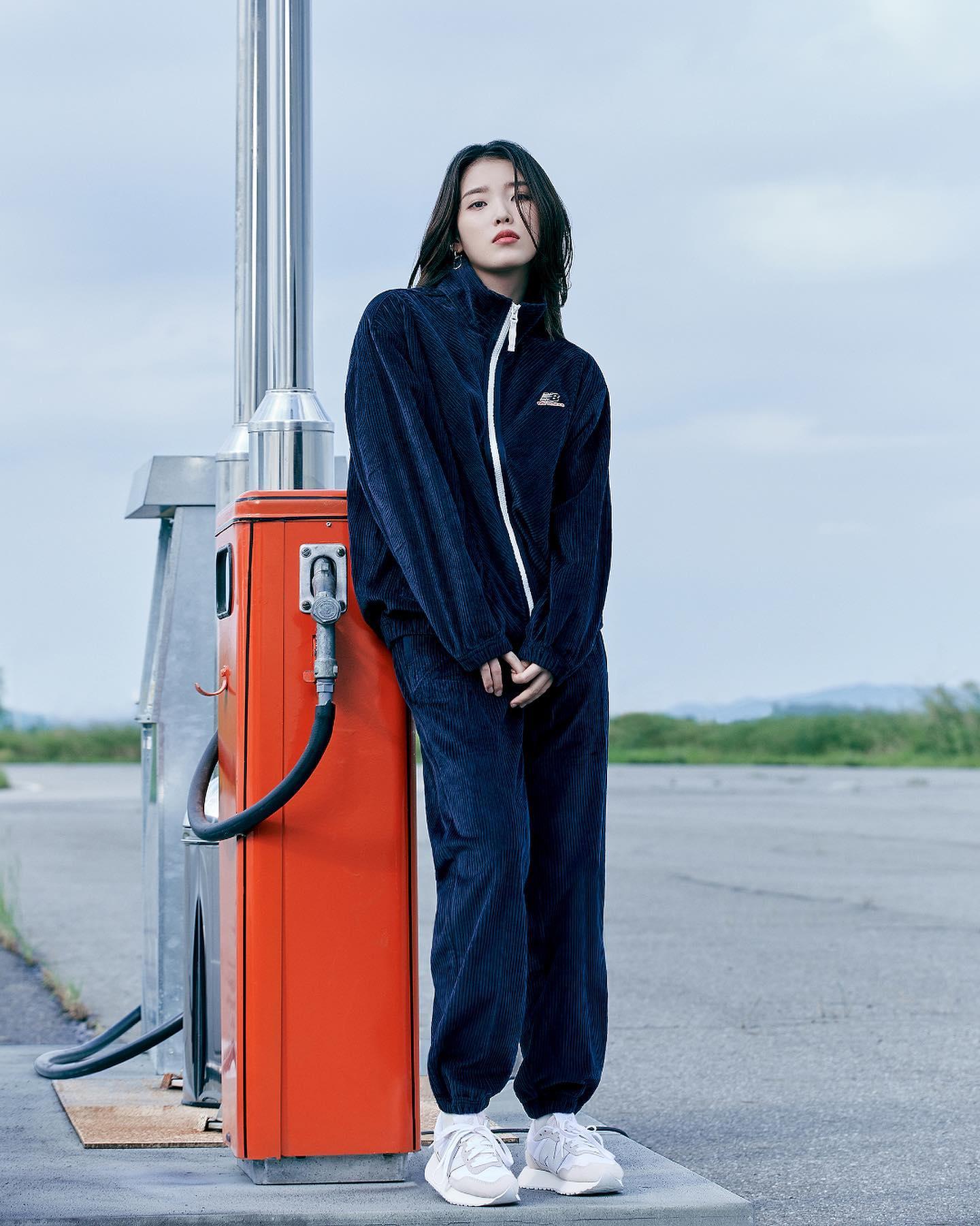 뉴발 x 아이유 셋업💙🤍@예쁘당 이미지4