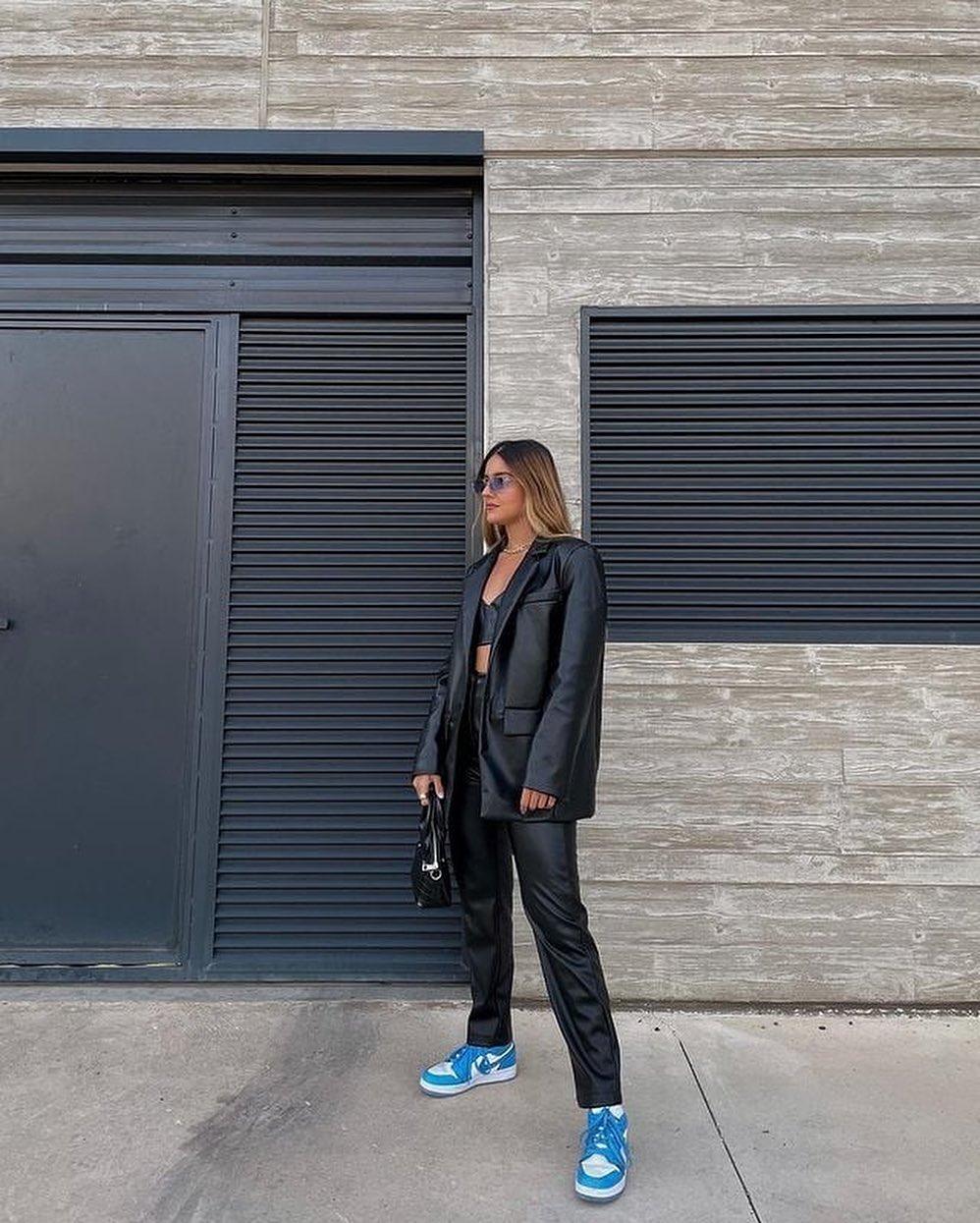 멋진 가죽수트 언니들😎🤎 이미지2