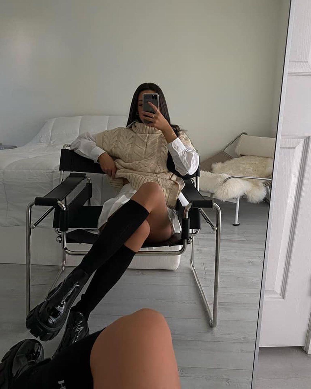 니트에 스커트 입기🧶💛 이미지2