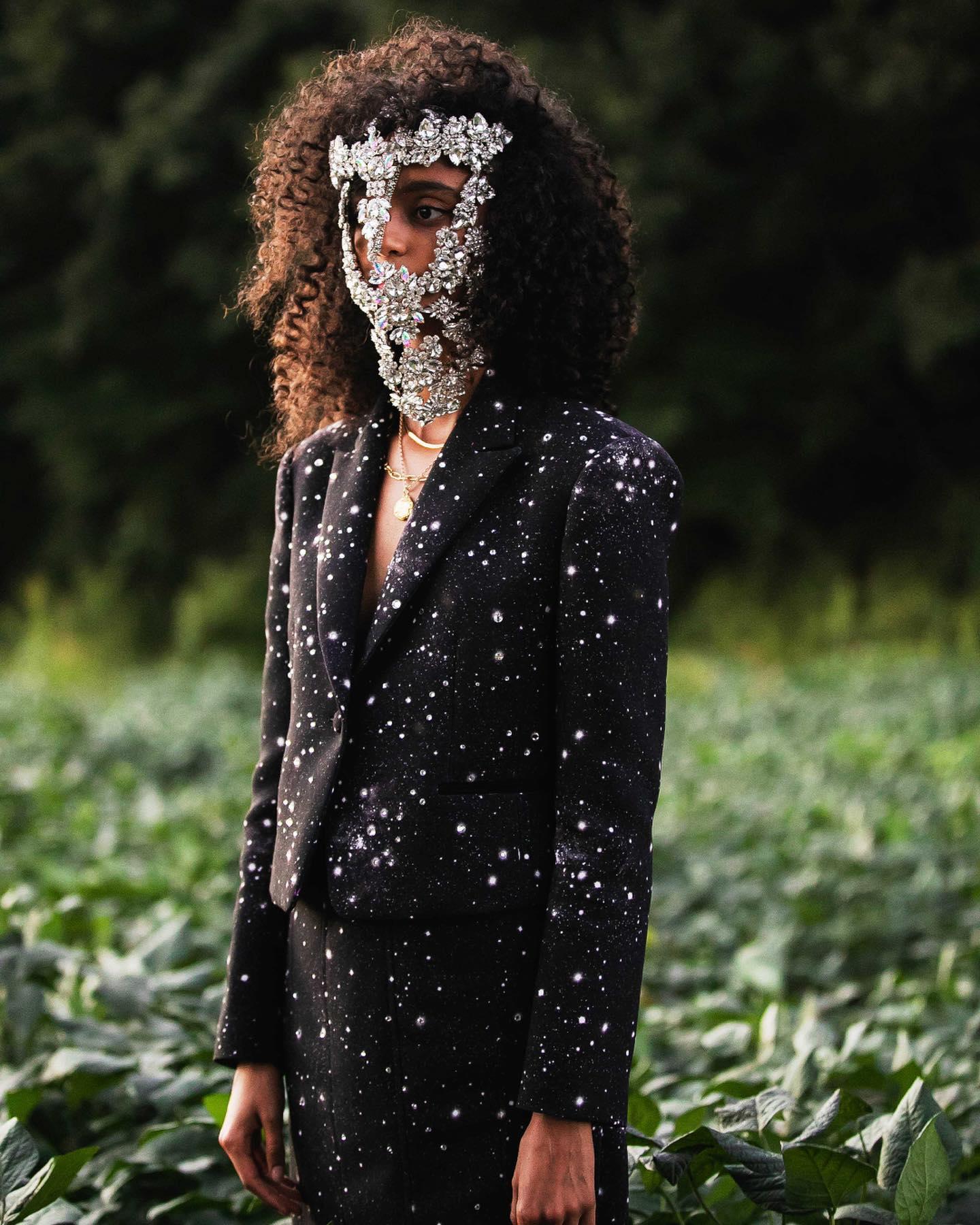 황영롱의 YL HWANG 런칭⛲️❤️
블핑, 수지, 김태희 등이 선택한 디자이너의 감각 21FW💎 #광고 이미지6