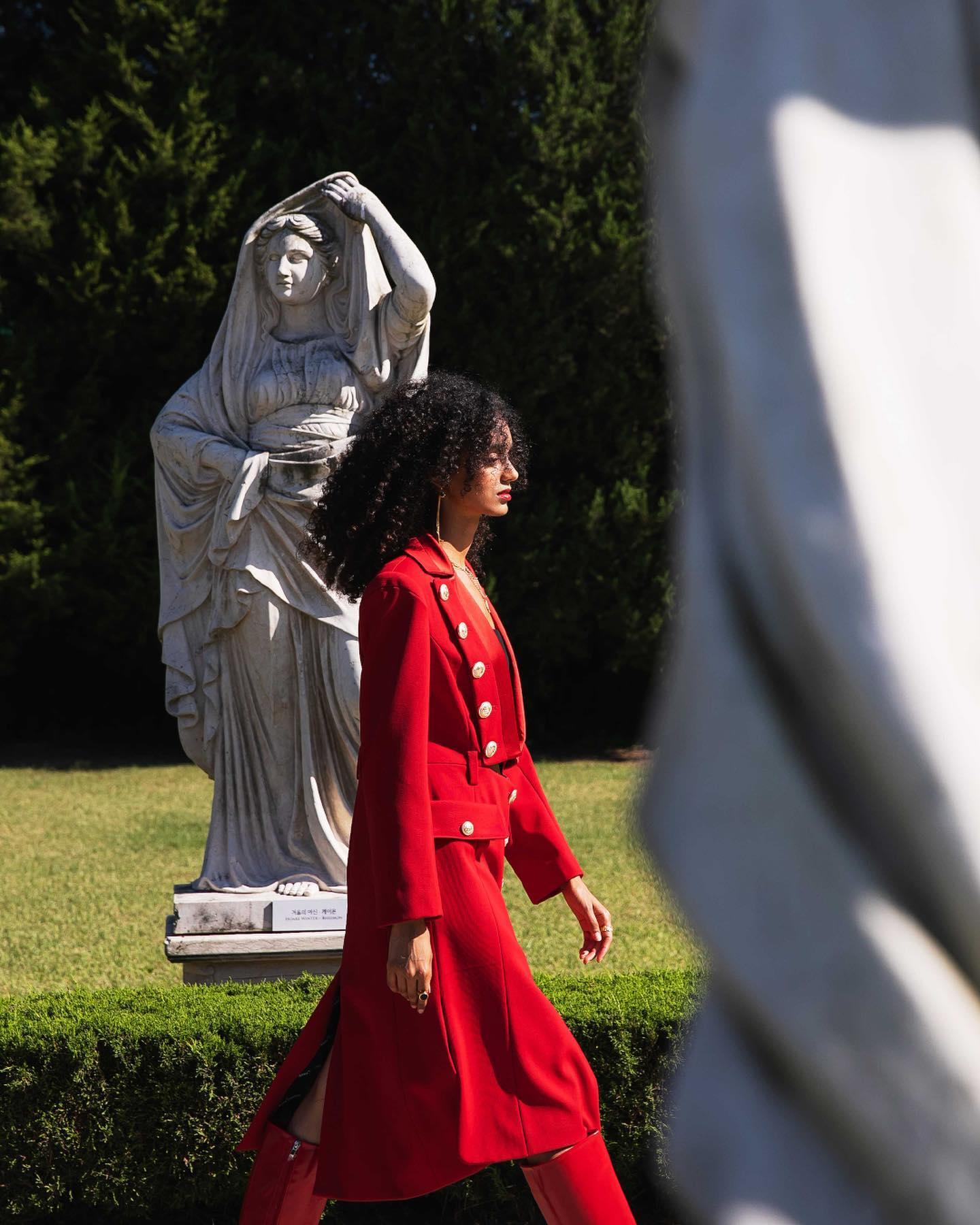 황영롱의 YL HWANG 런칭⛲️❤️
블핑, 수지, 김태희 등이 선택한 디자이너의 감각 21FW💎 #광고 이미지8