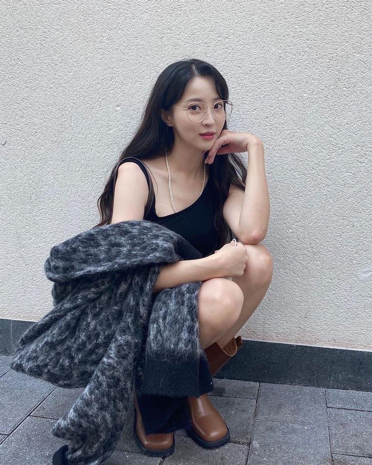 정혜성의 돋보이는 스타일 센스👩🏻‍🏫 이미지1