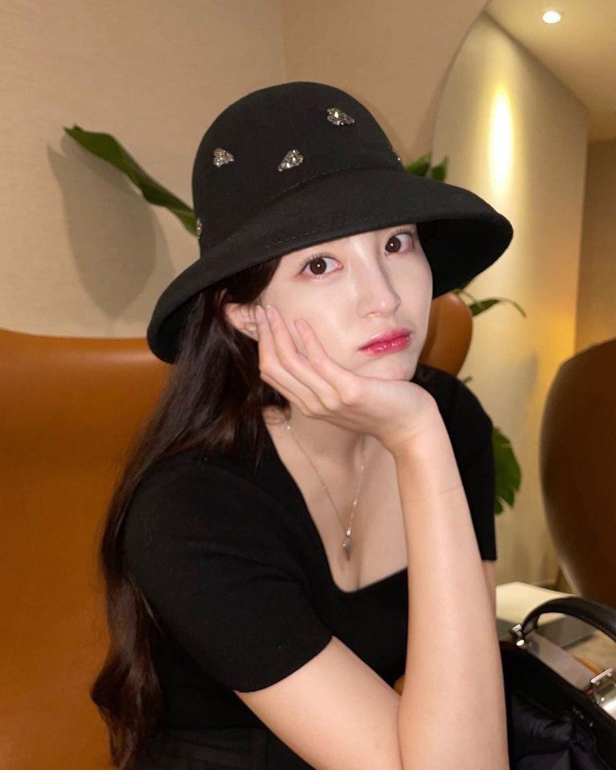 정혜성의 돋보이는 스타일 센스👩🏻‍🏫 이미지2