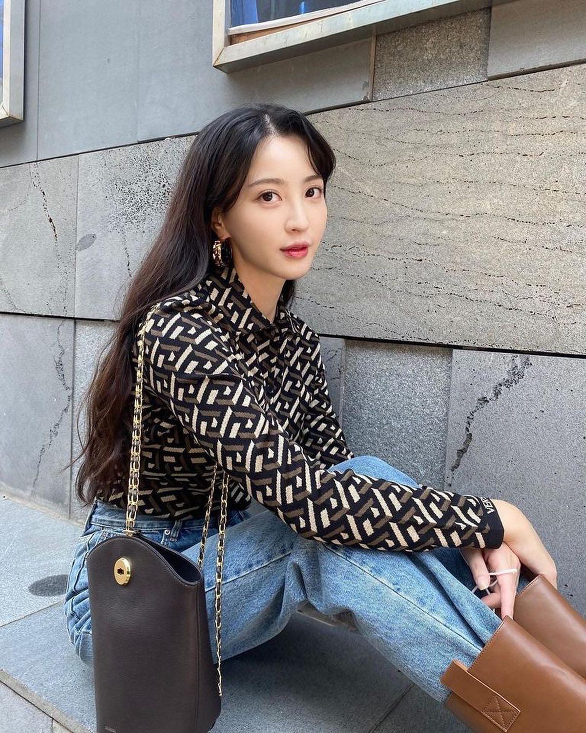 정혜성의 돋보이는 스타일 센스👩🏻‍🏫 이미지7