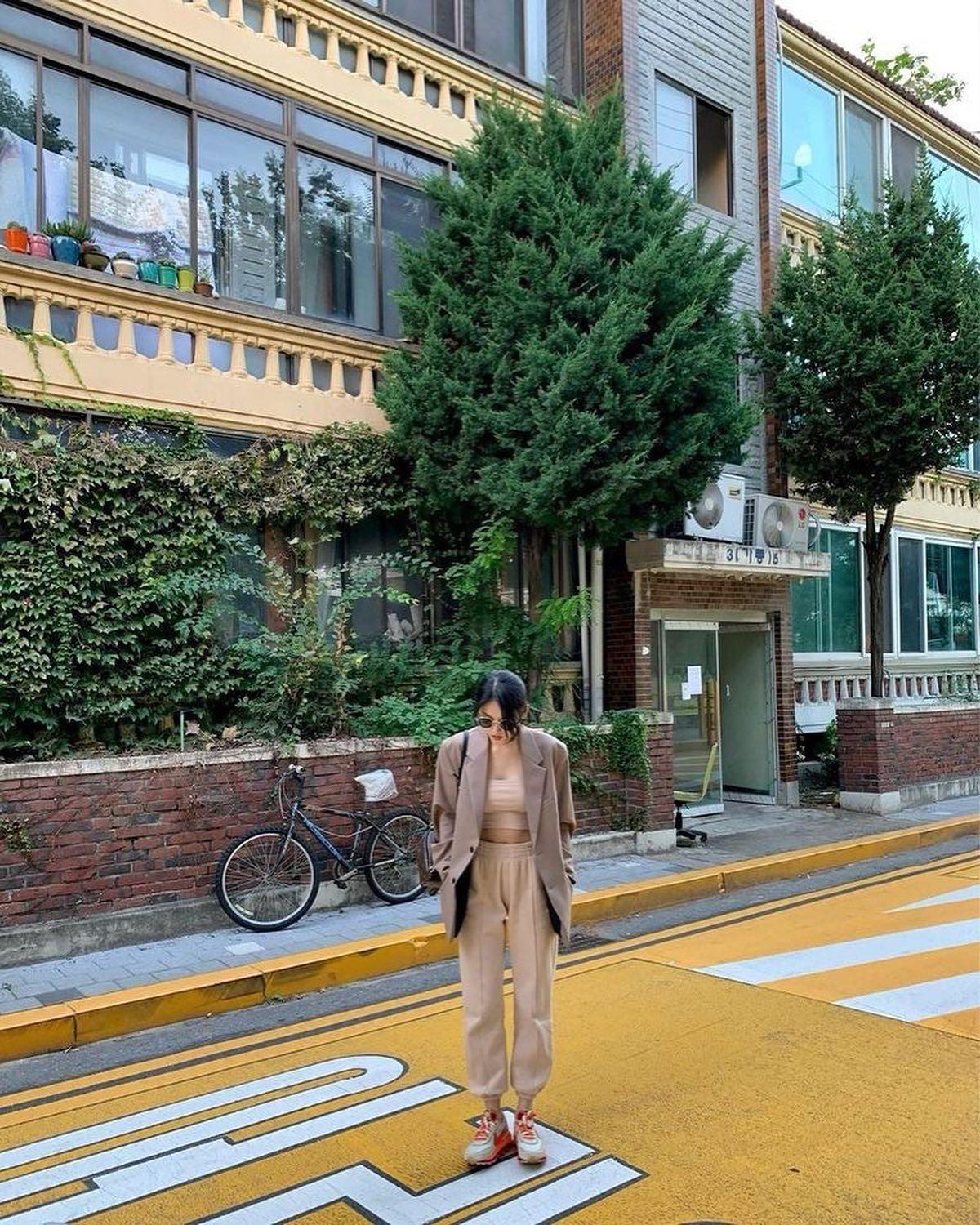 검은티 한장도 힙하는 심소영🖤 이미지2