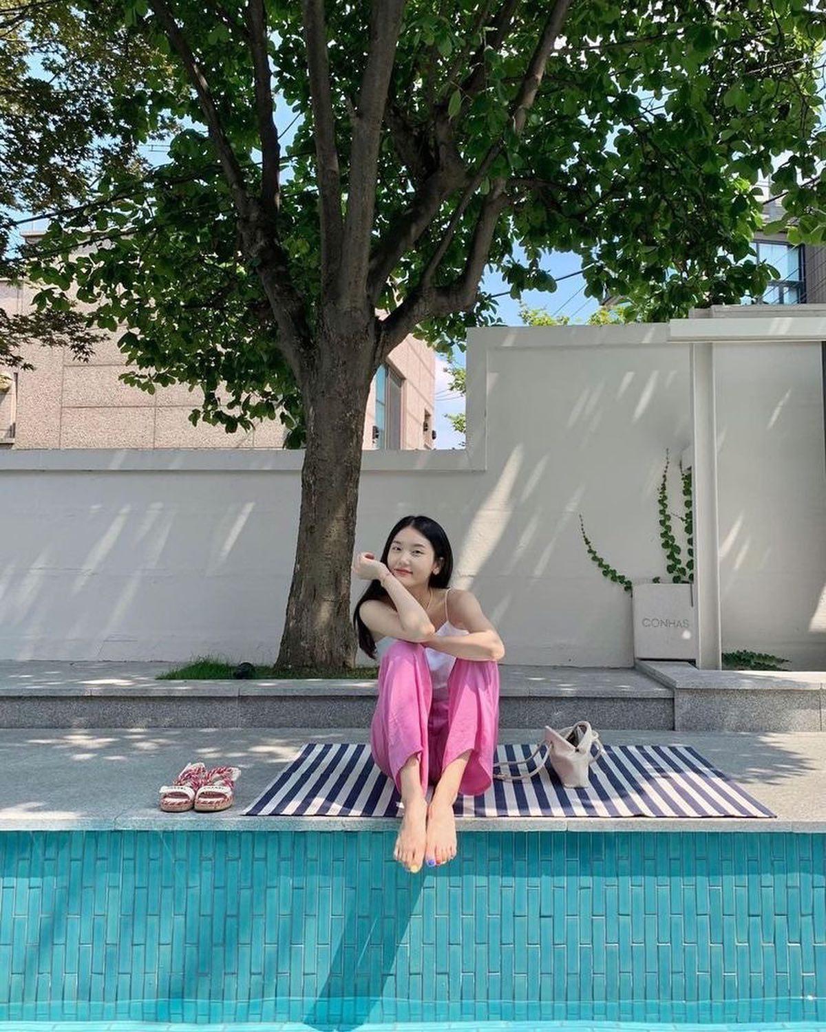 검은티 한장도 힙하는 심소영🖤 이미지6