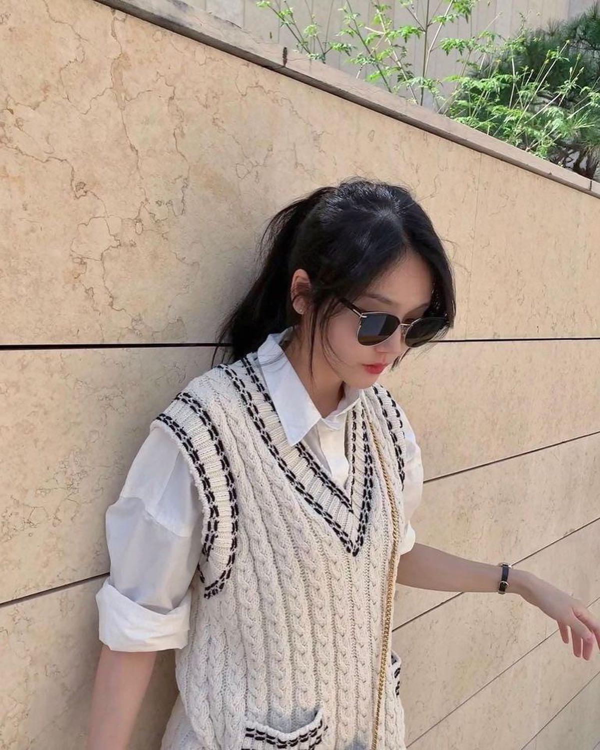 검은티 한장도 힙하는 심소영🖤 이미지8