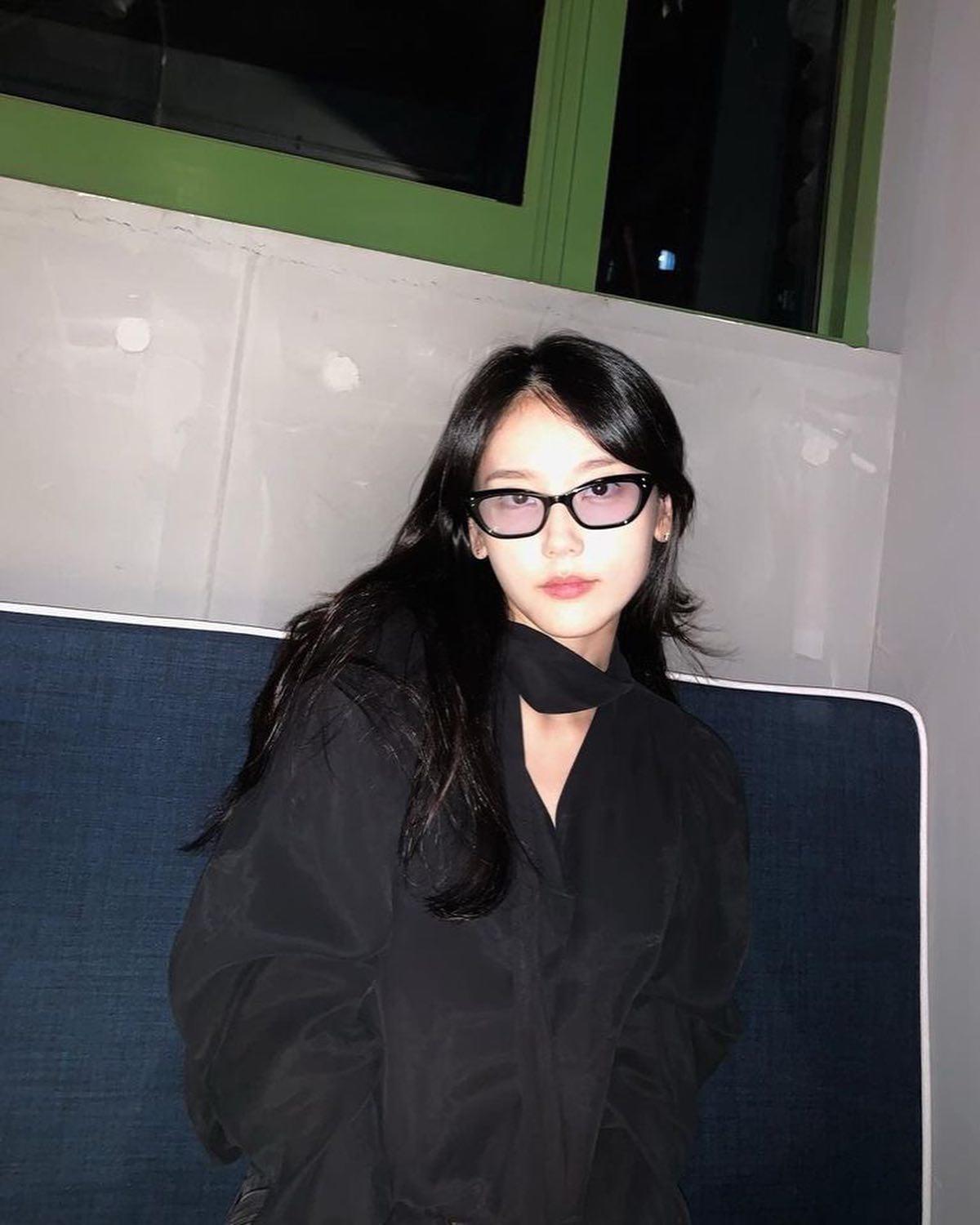 검은티 한장도 힙하는 심소영🖤 이미지9