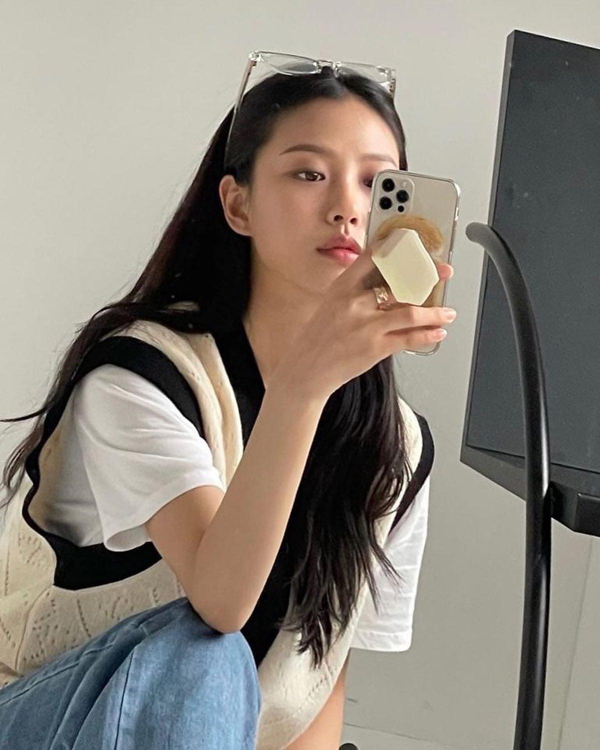 고민시의 새초롬한 사랑스러움🍒 이미지10