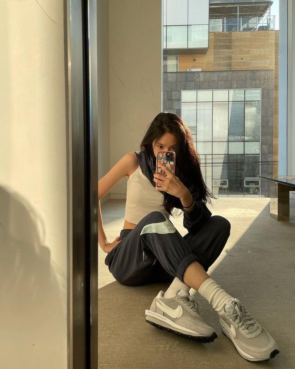 손나은의 드레스에서 츄리닝까지🖤 이미지2