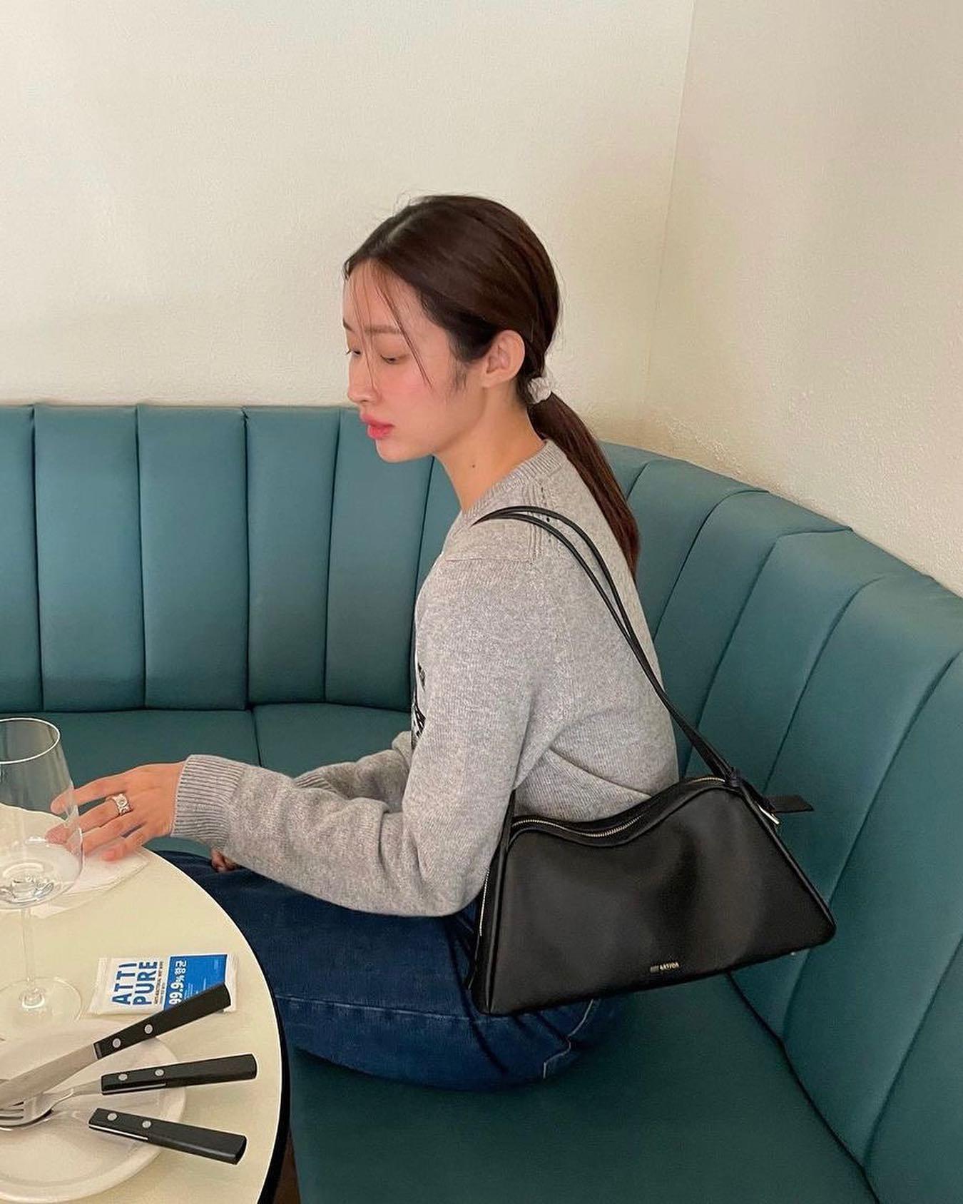 가을 숄더백 코디룩🖤🤍@참고해 이미지2