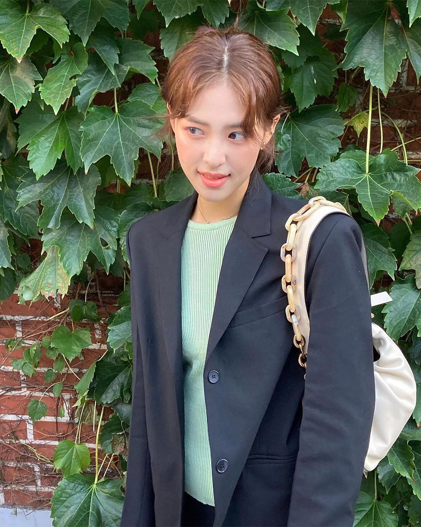 가을 숄더백 코디룩🖤🤍@참고해 이미지3