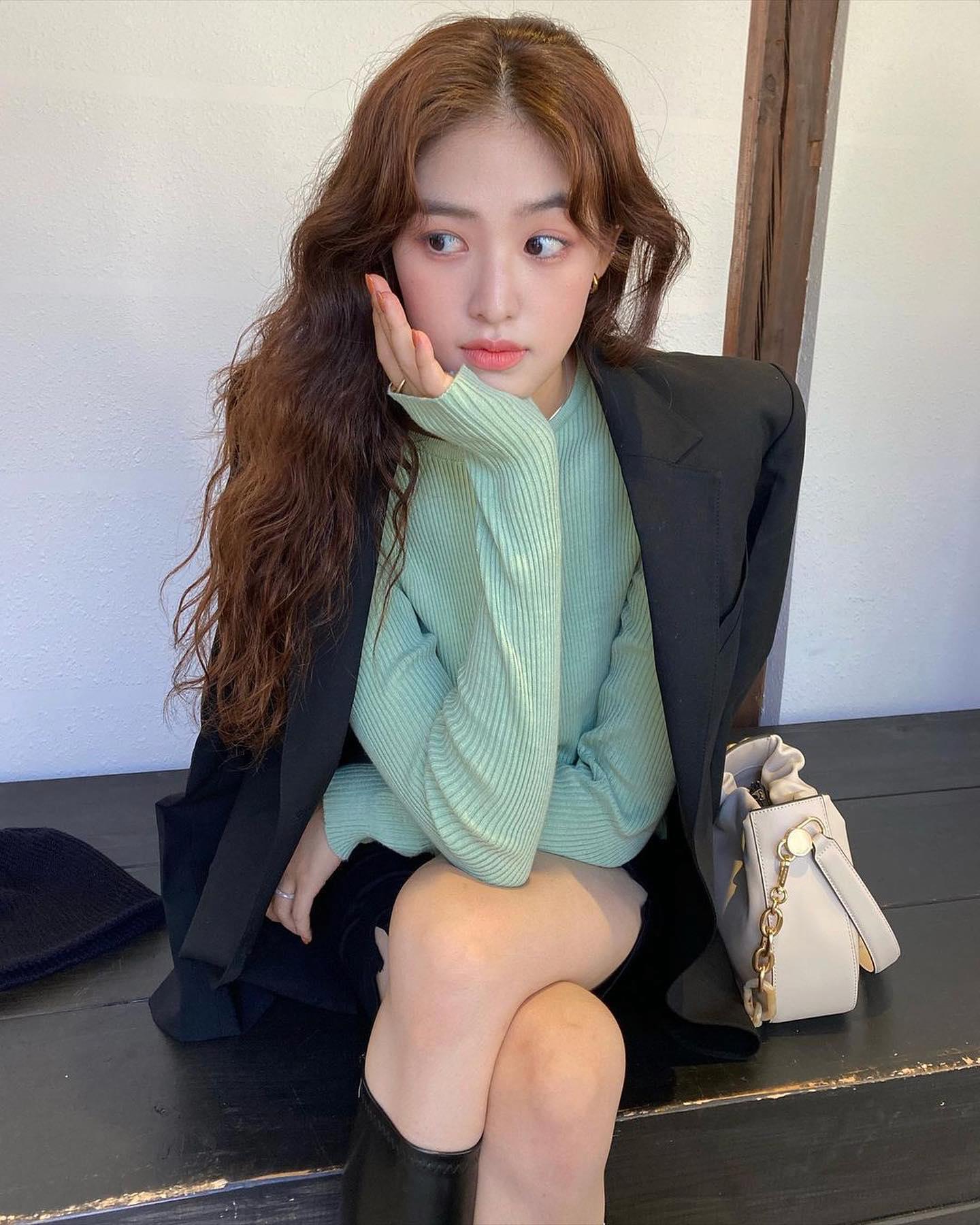 가을 숄더백 코디룩🖤🤍@참고해 이미지4