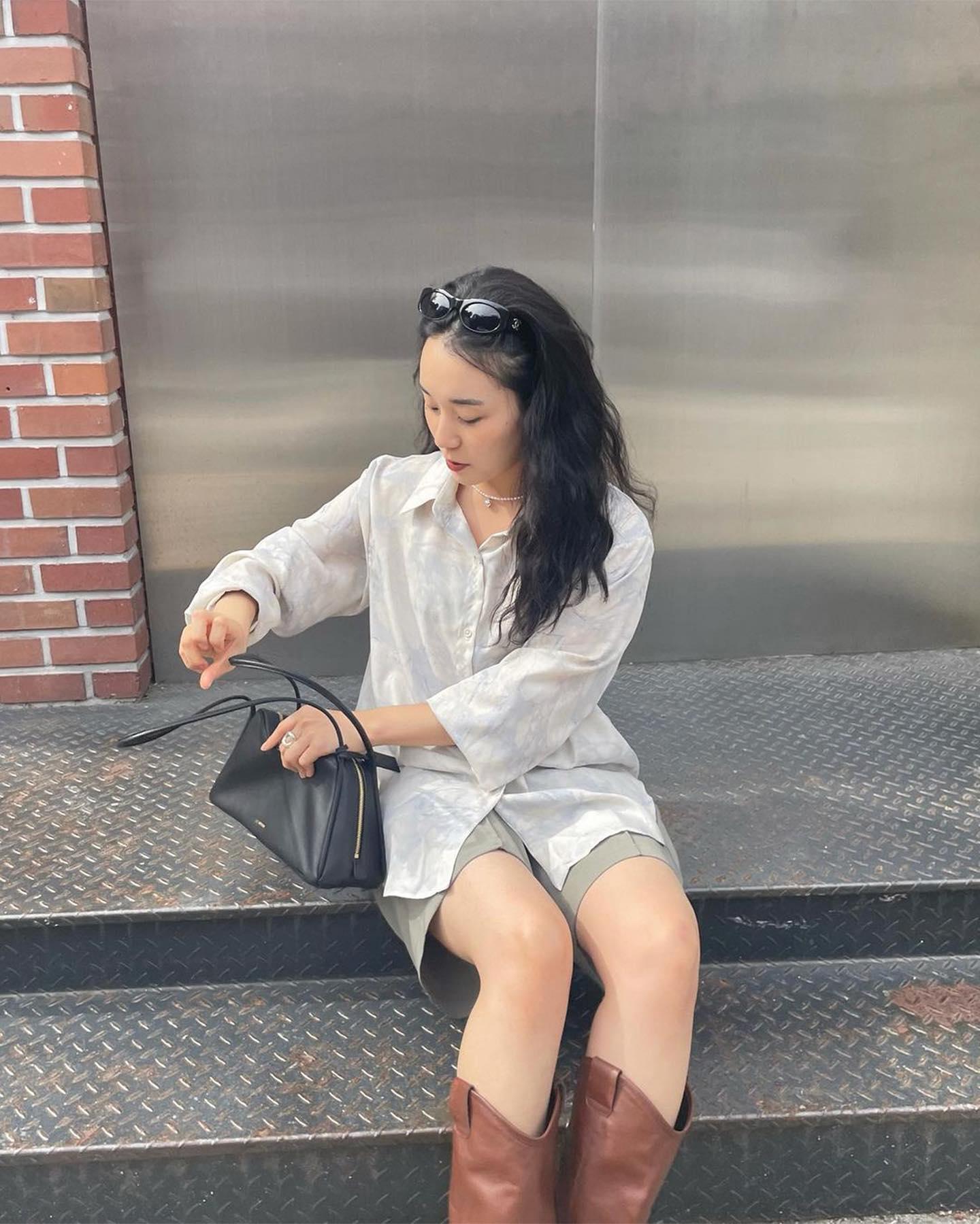 가을 숄더백 코디룩🖤🤍@참고해 이미지5