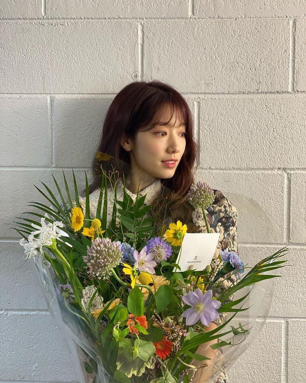 박신혜의 청아 무드와 찰떡코디🍀 이미지1