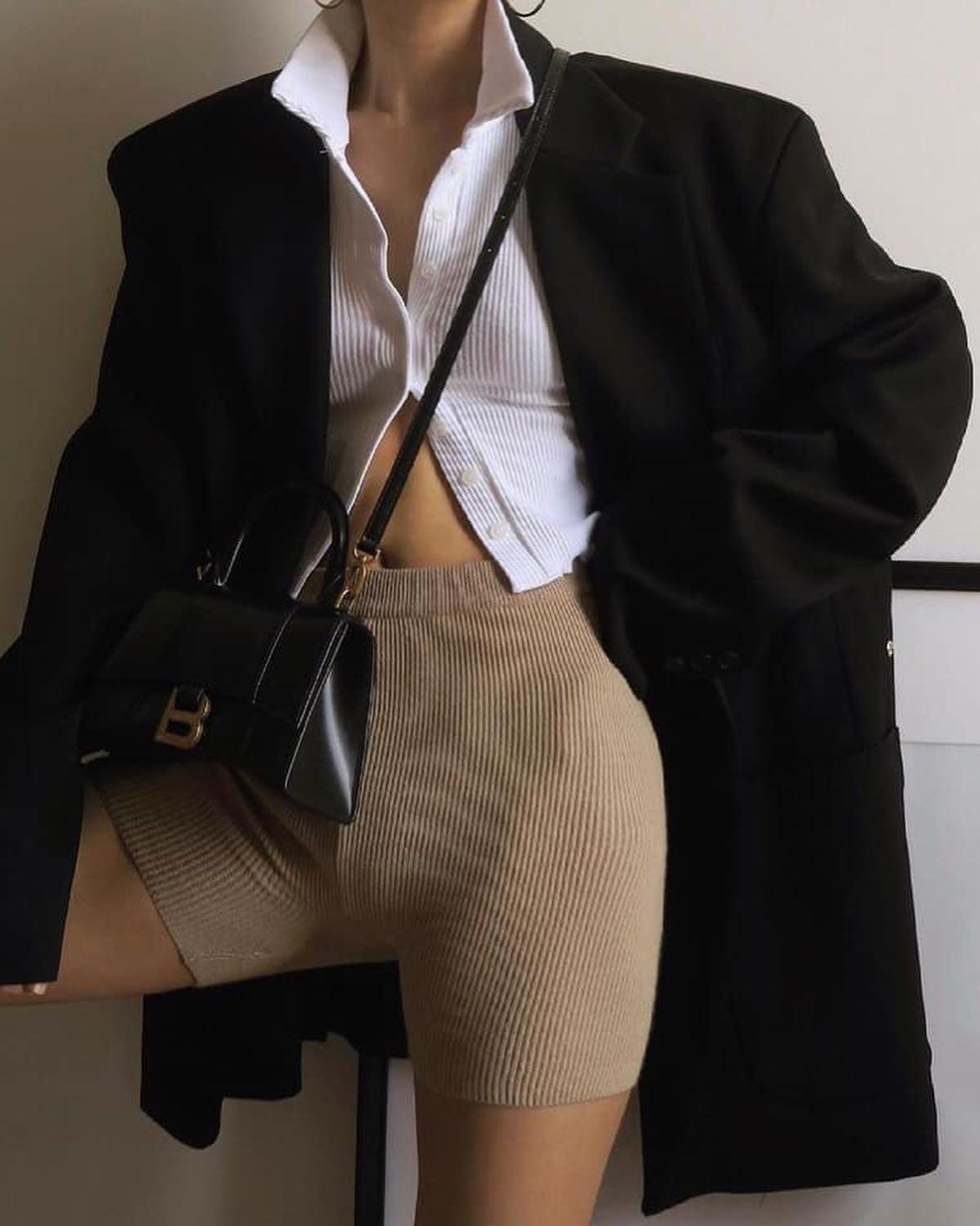 검정 블레이저로 코디 백만개🖤🤍 이미지