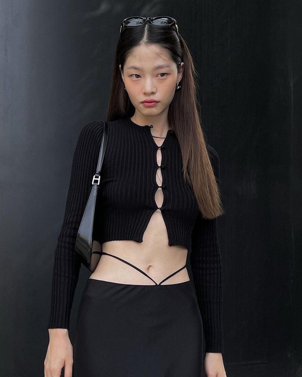 숟가락 내려놓게하는 아현언니🖤 이미지1