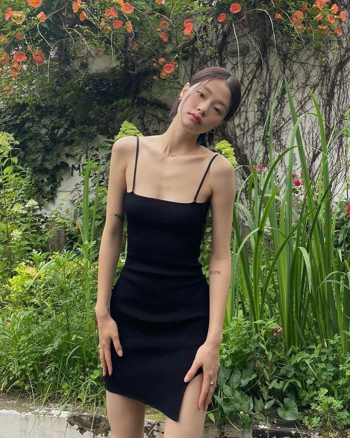 숟가락 내려놓게하는 아현언니🖤 이미지7