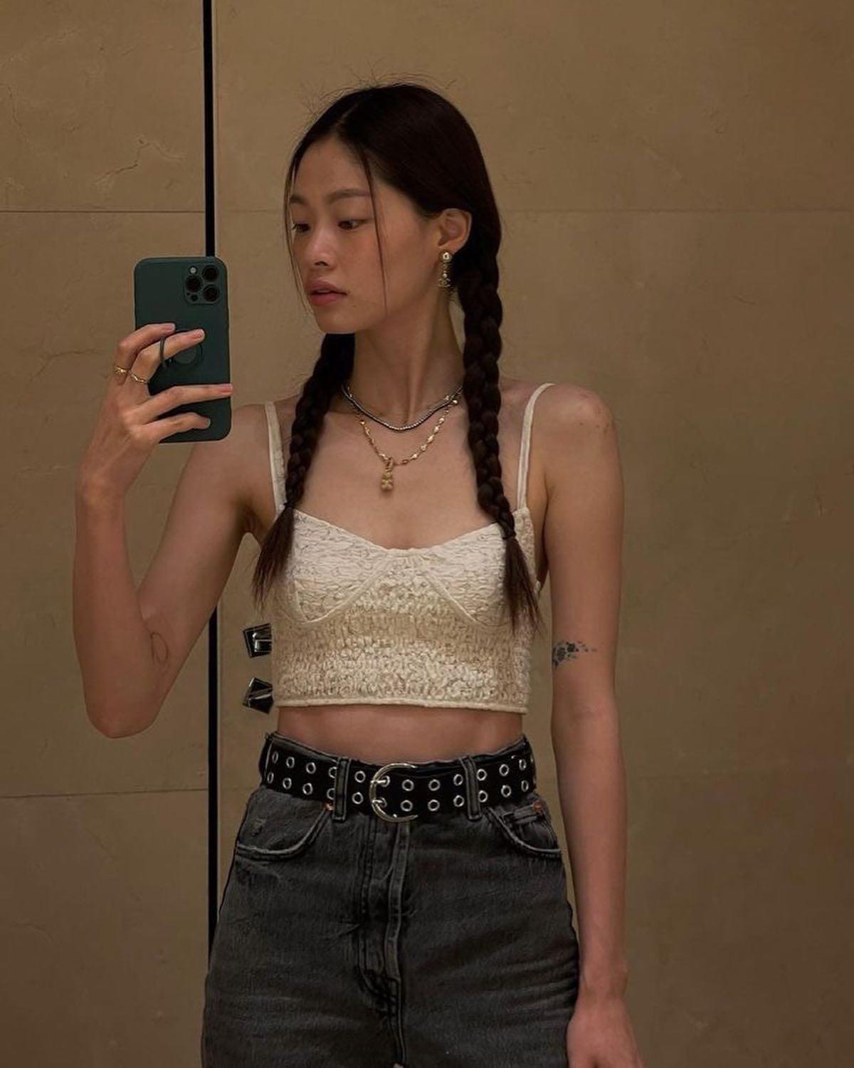 숟가락 내려놓게하는 아현언니🖤 이미지9