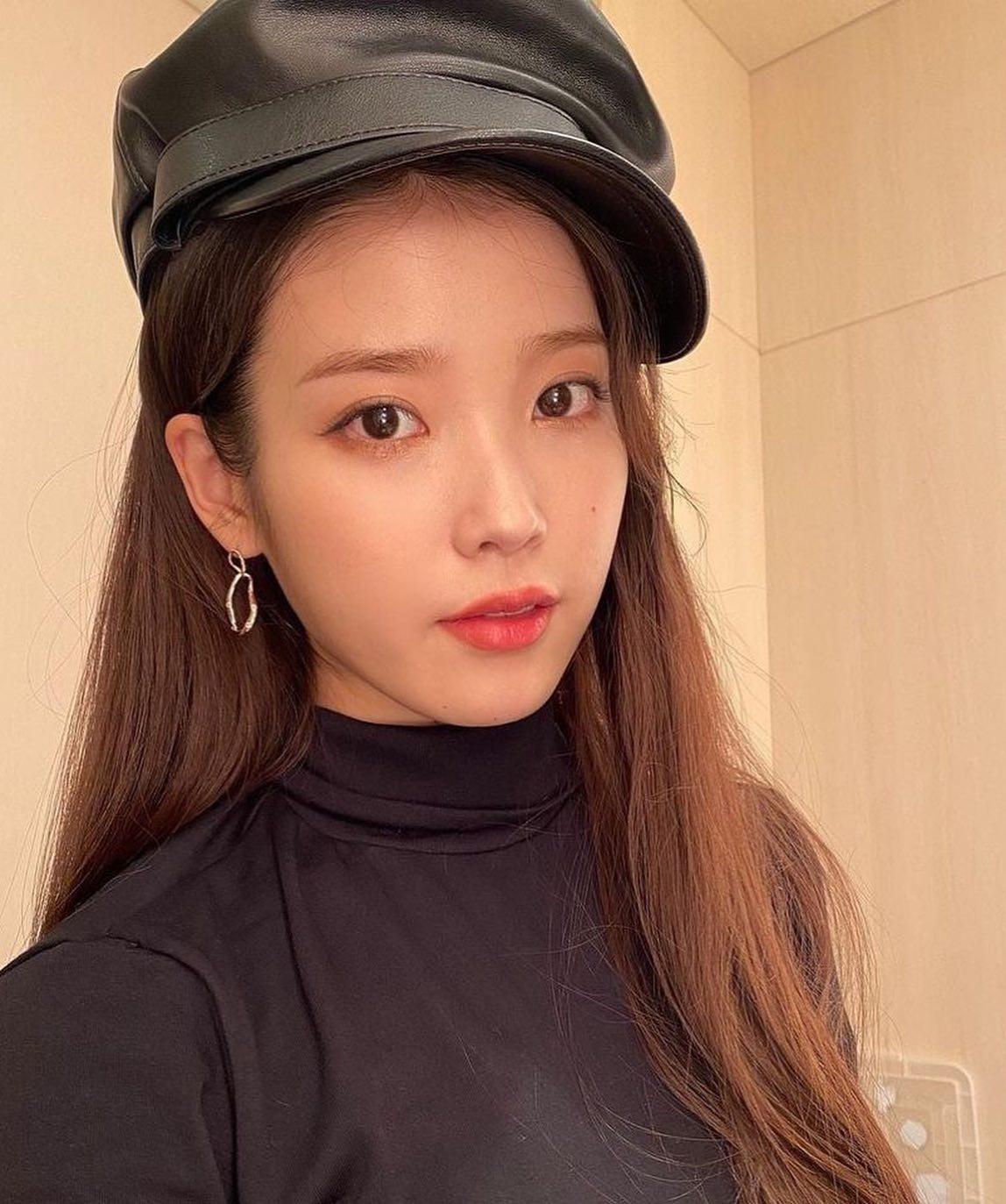 근접샷도 굴욕없는 아이유 무드💜 이미지2