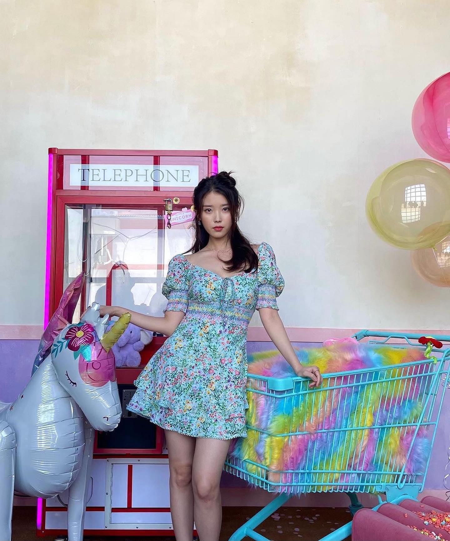 근접샷도 굴욕없는 아이유 무드💜 이미지4