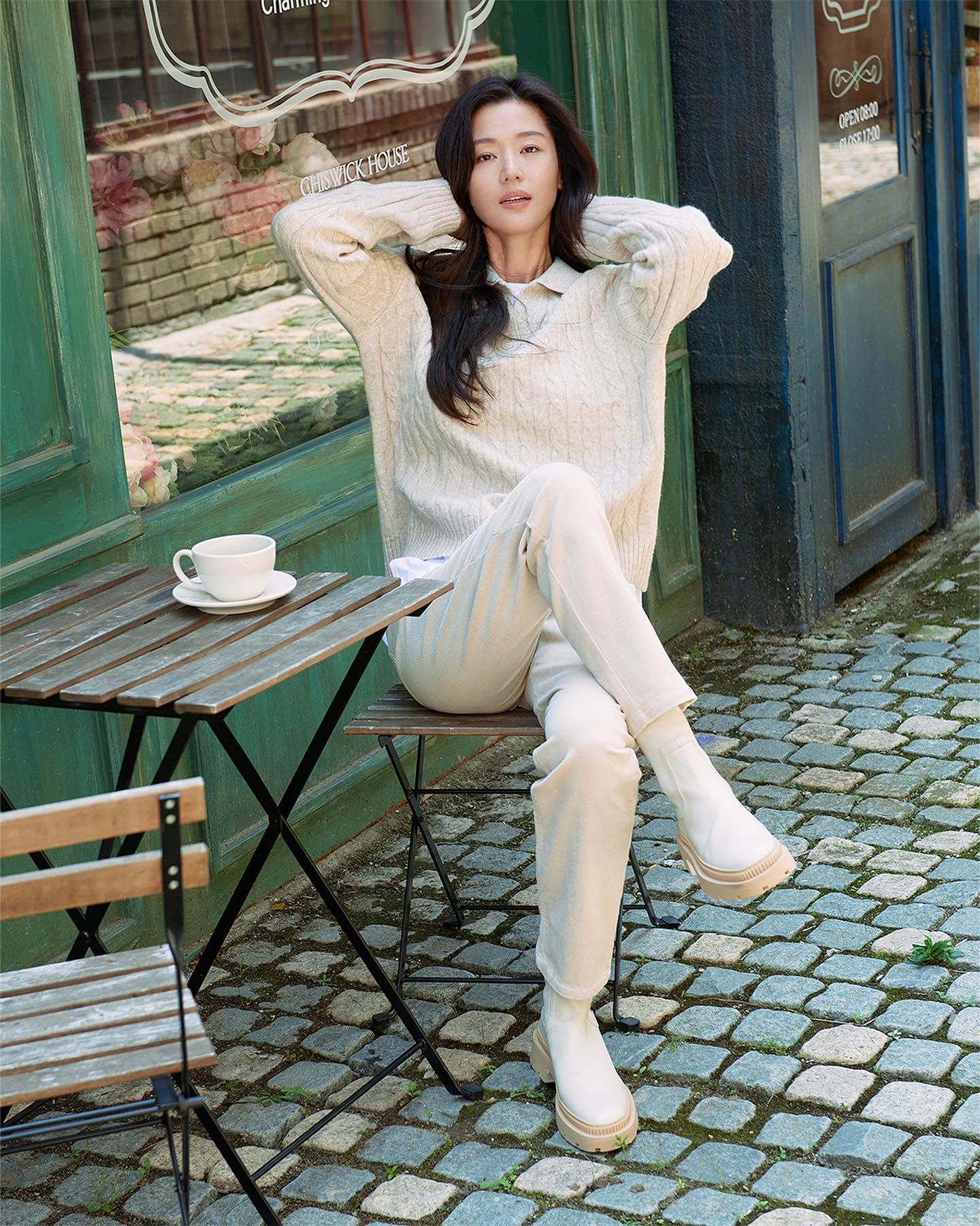 가을옷 조합은🍁🧡@이거지
세상 예쁜 코디zip❤️🧥지오다노 x 전지현 이미지3