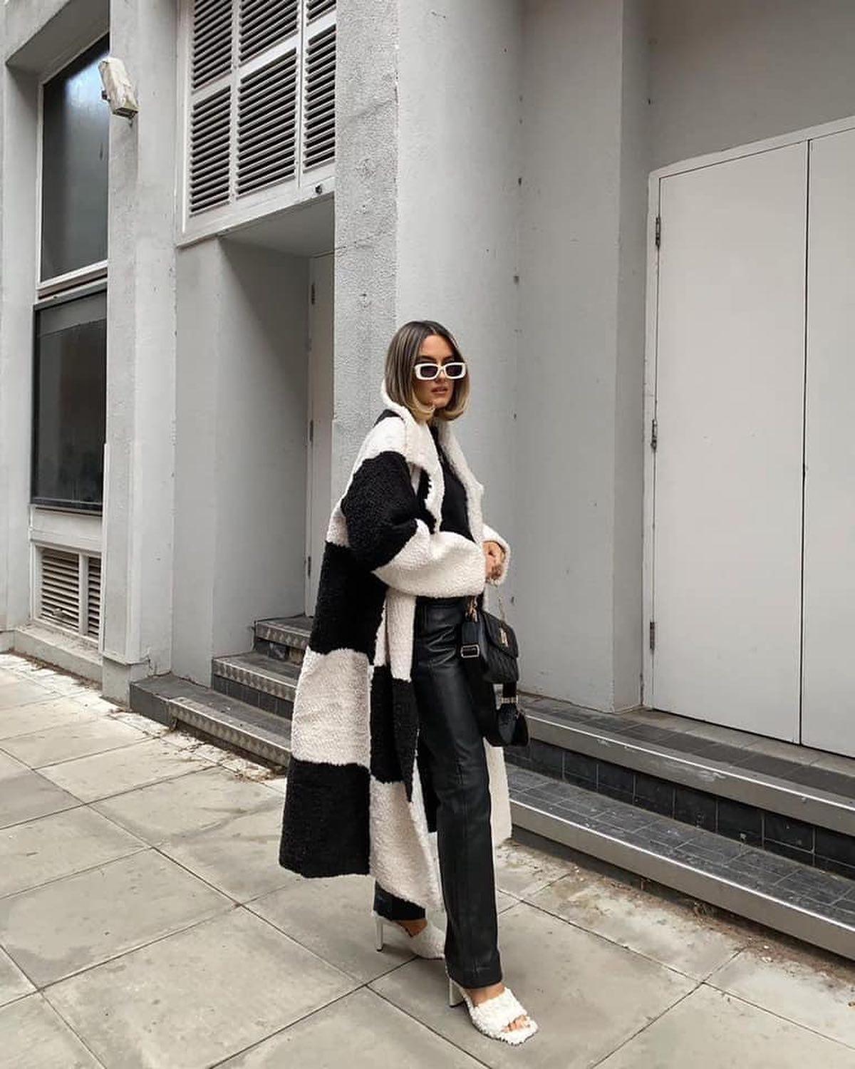 올해 유행템😎🏁흰검체크 이미지5