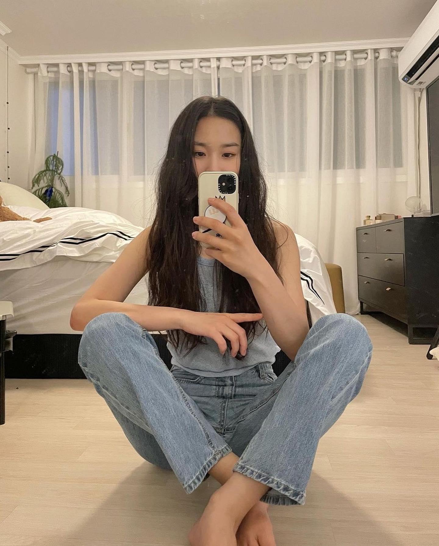 청순함 가득 장희령 무드🤍🖤 이미지7