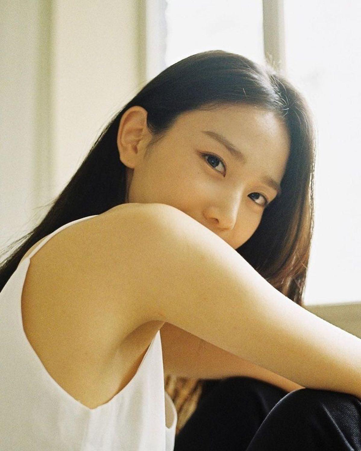 청순함 가득 장희령 무드🤍🖤 이미지9