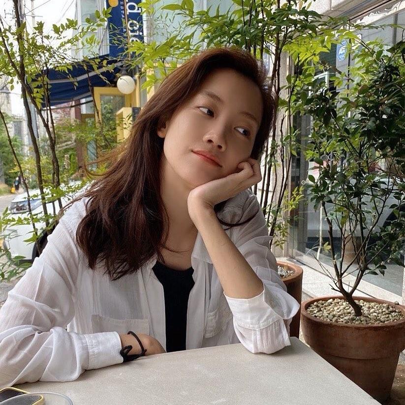 귀여움과 우아함 공존💙🤍신현빈 이미지5