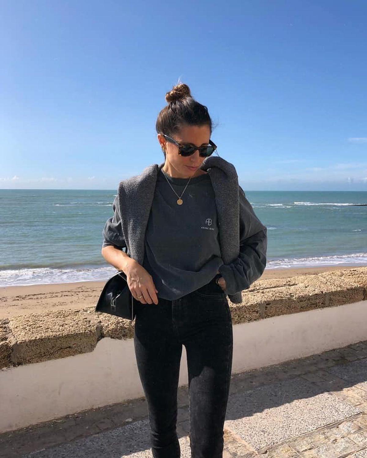 시크하게 티셔츠 하나😎👣 이미지2