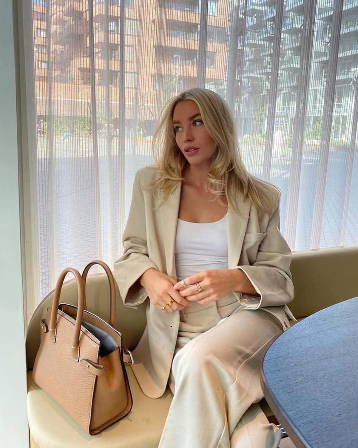 셋업 입고 자신감 뿜뿜🕺🏻🖤 이미지5