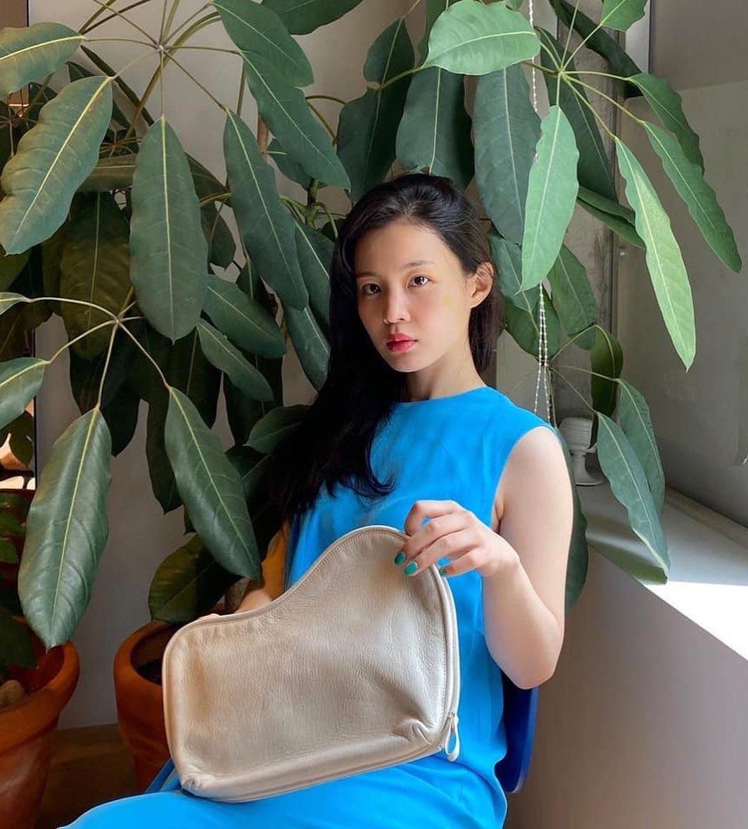 빨간립스틱 바르고 컴백💄이하이 이미지5