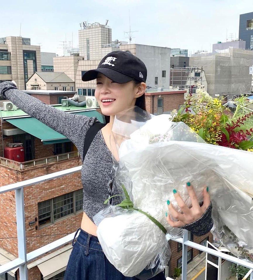 빨간립스틱 바르고 컴백💄이하이 이미지6