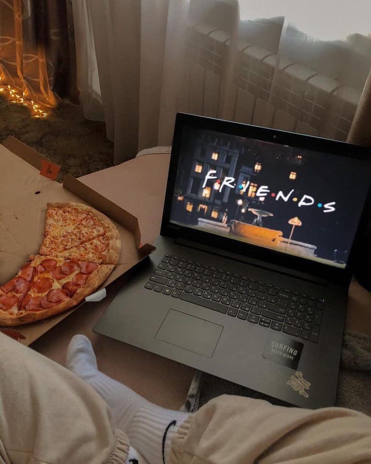 연휴엔 침대에서 넷플😆🎥🍿 이미지