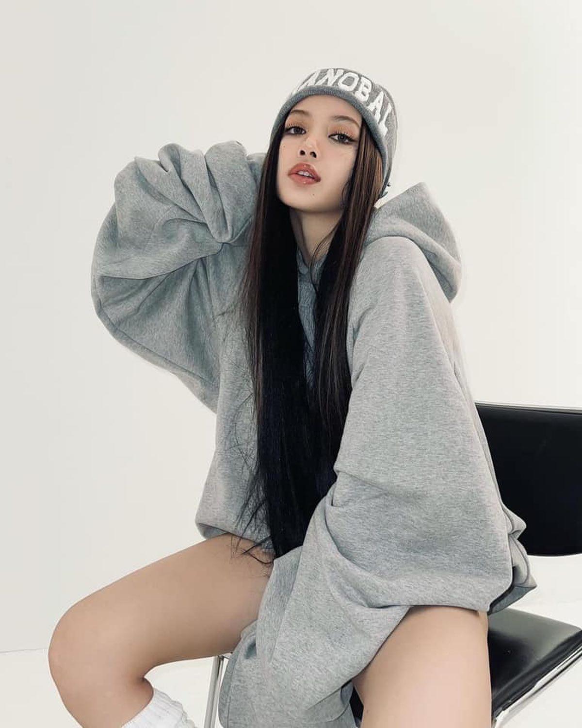 카리스마 지대루 장전🖤💗리사 이미지2