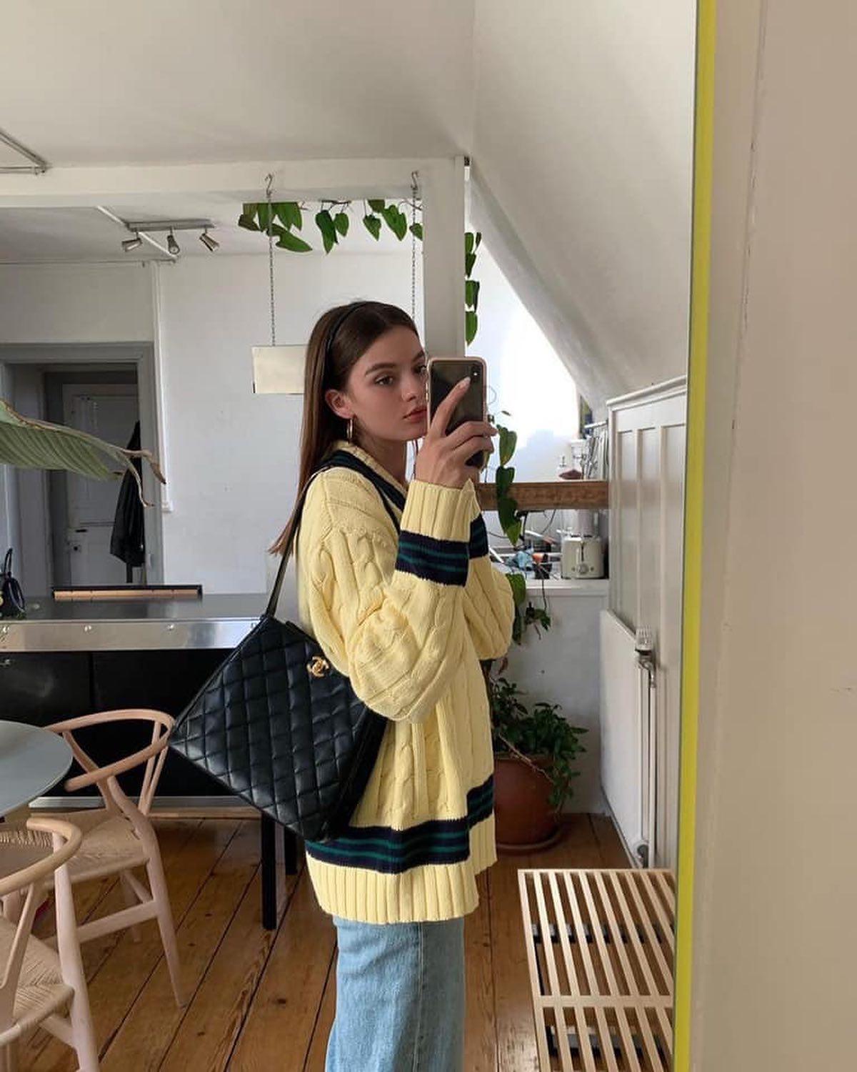 청바지에 니트는 언제나💛👖 이미지