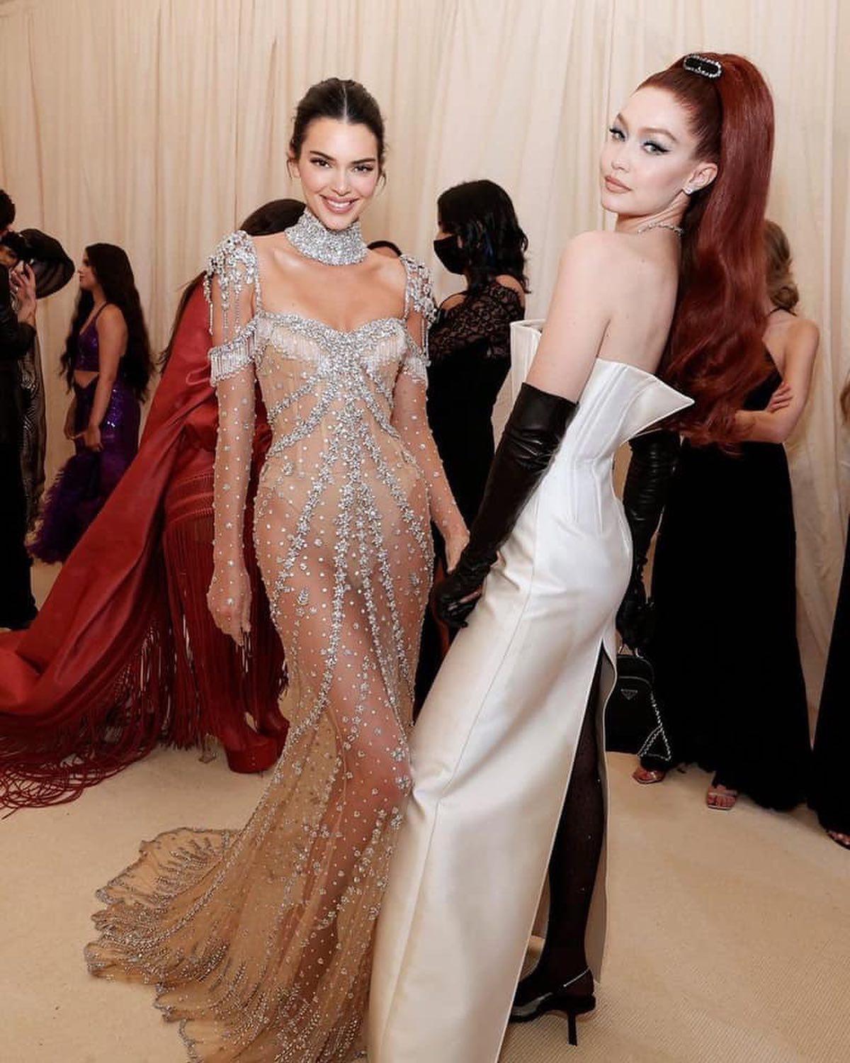 핫햇던 멧갈라 2021🔥🖤 이미지3