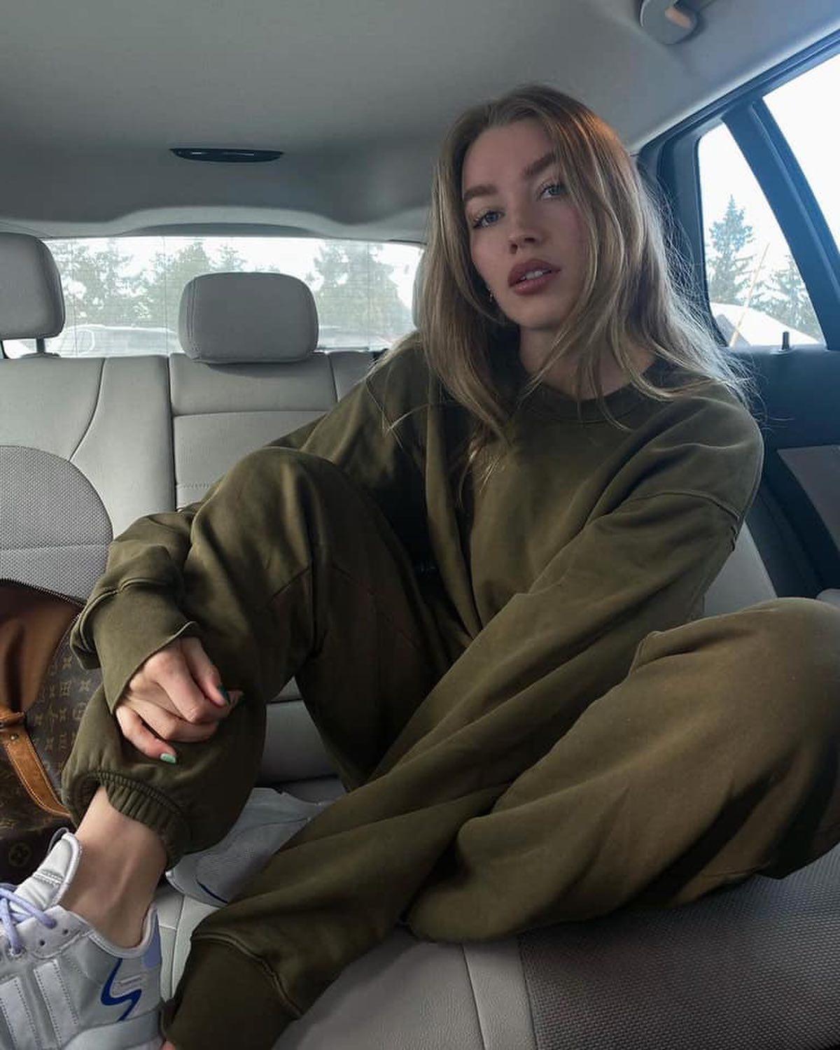 심플하게 맨투맨 하나🤍 이미지6