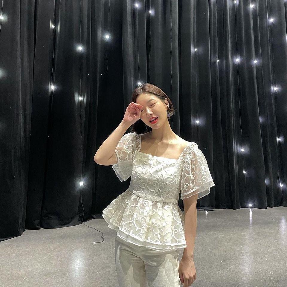 레이디제인 시간은 거꾸로가는중💙 이미지8