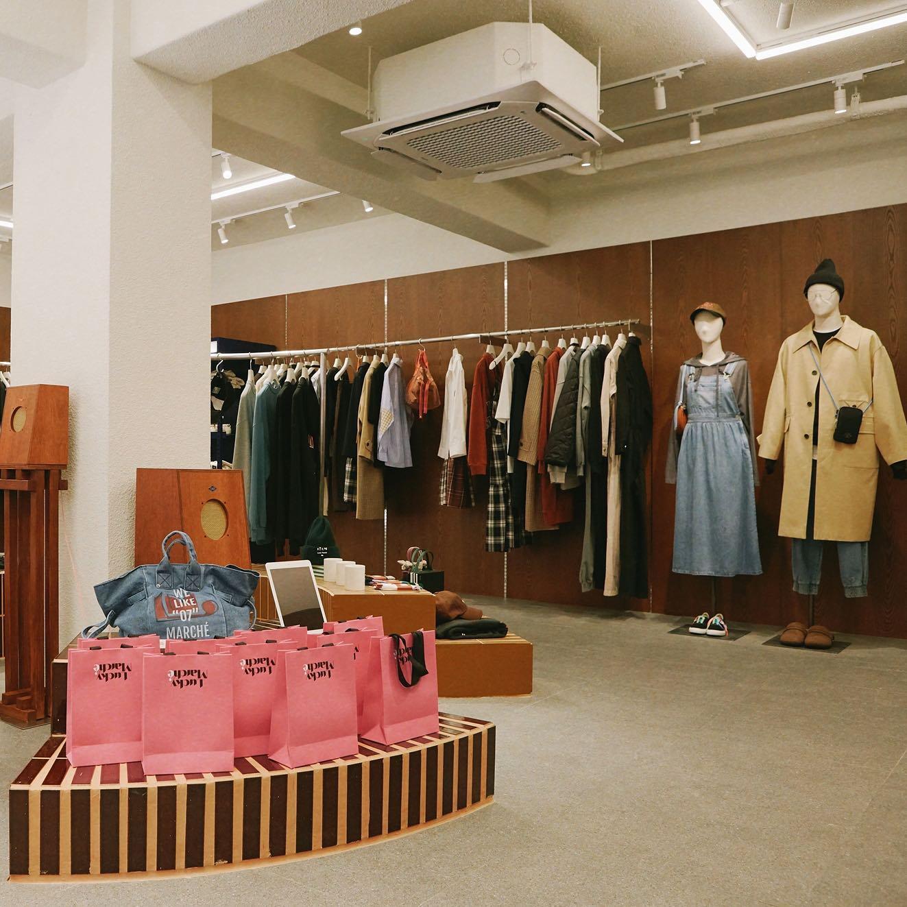 성수동 구경 체크리스트✅@추가
럭키마르쉐 성수동🛍🤎플래그십 스토어 오픈 #광고 이미지2