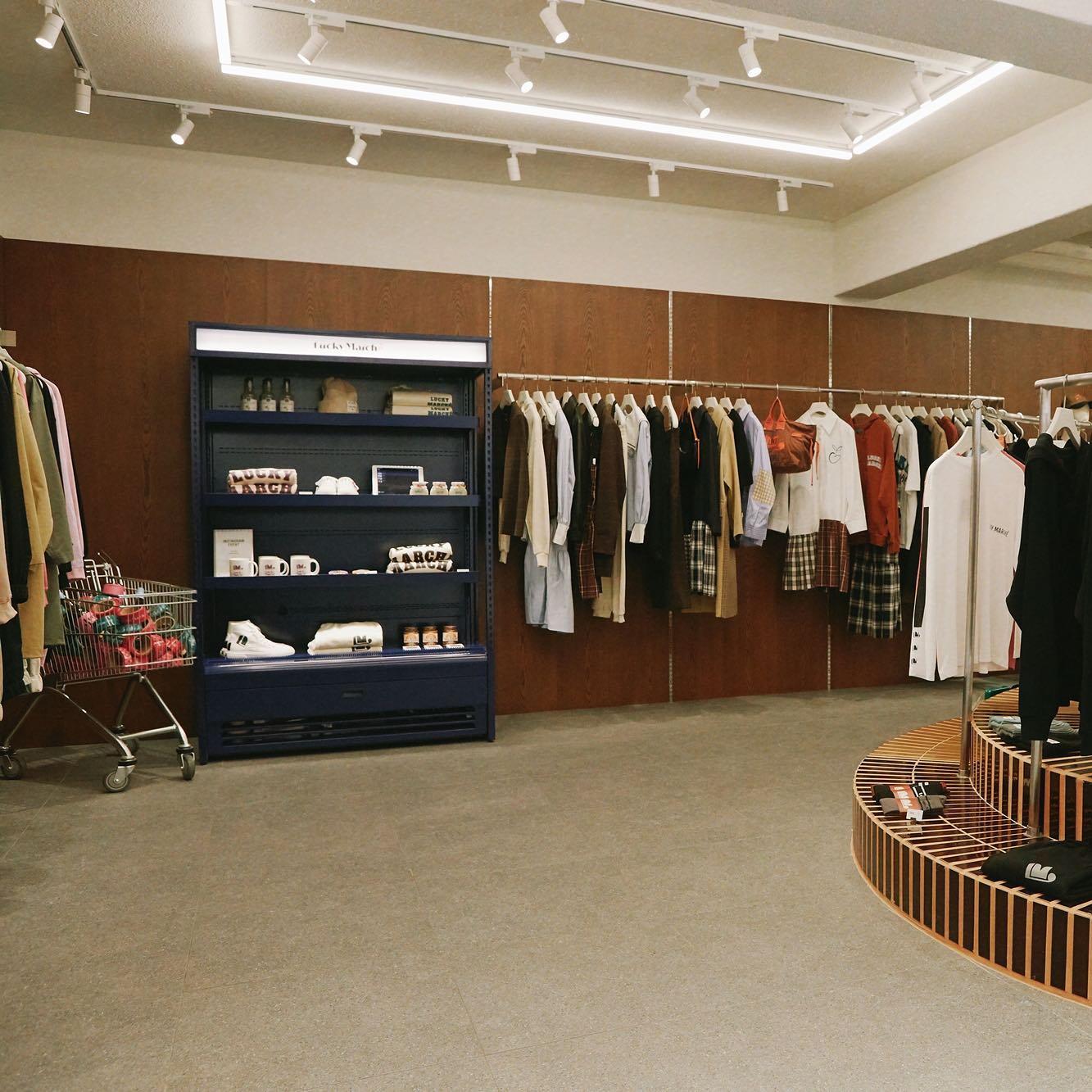 성수동 구경 체크리스트✅@추가
럭키마르쉐 성수동🛍🤎플래그십 스토어 오픈 #광고 이미지3