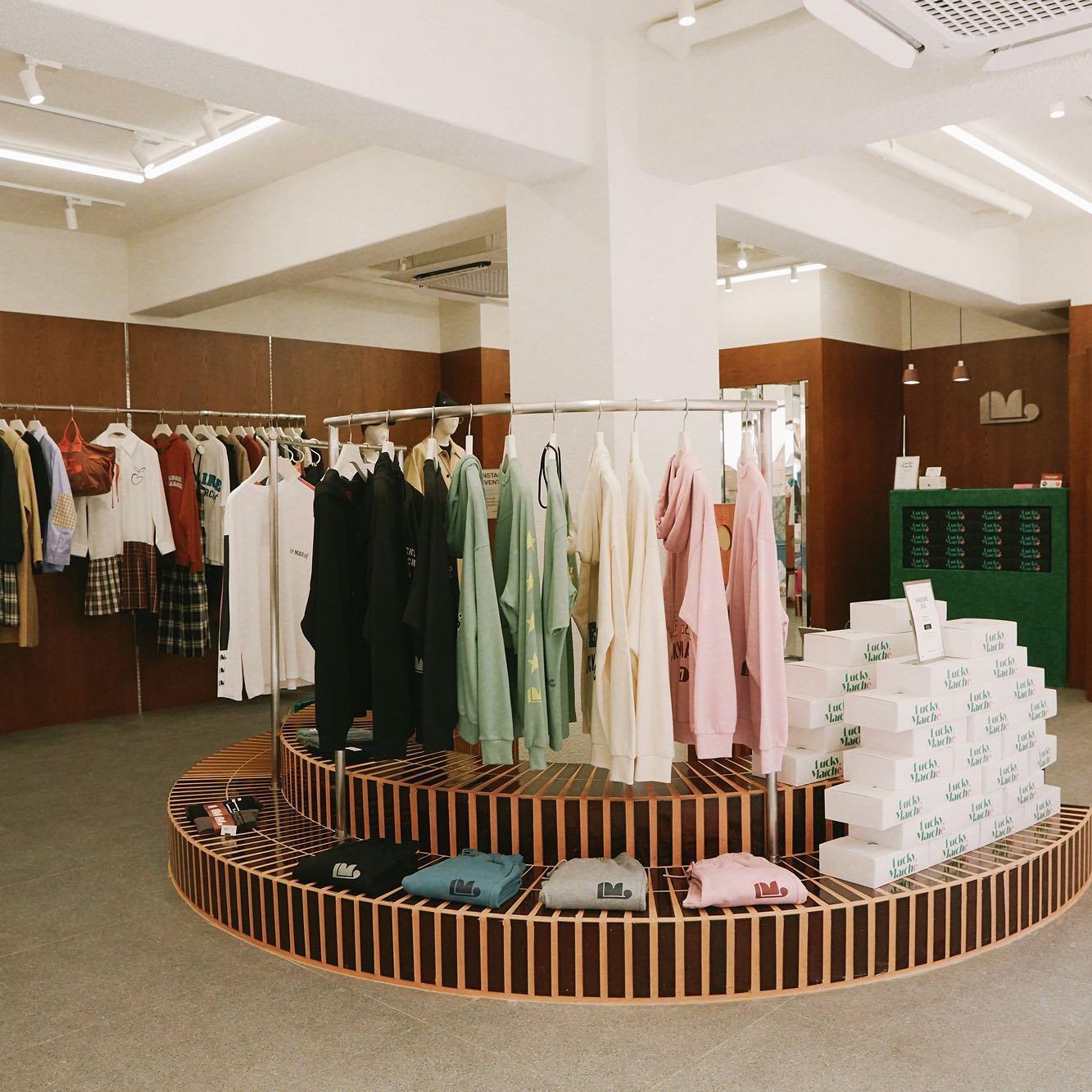 성수동 구경 체크리스트✅@추가
럭키마르쉐 성수동🛍🤎플래그십 스토어 오픈 #광고 이미지4