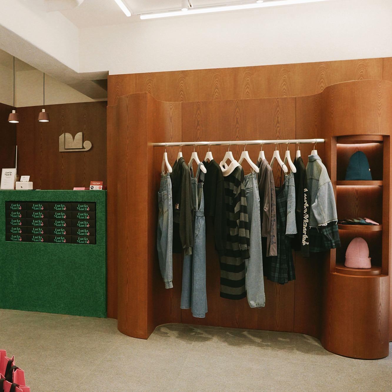 성수동 구경 체크리스트✅@추가
럭키마르쉐 성수동🛍🤎플래그십 스토어 오픈 #광고 이미지5