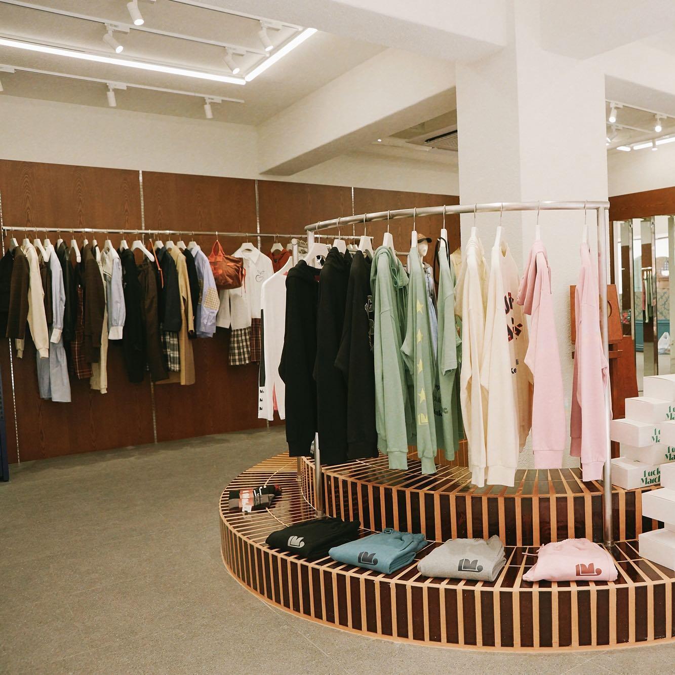 성수동 구경 체크리스트✅@추가
럭키마르쉐 성수동🛍🤎플래그십 스토어 오픈 #광고 이미지8