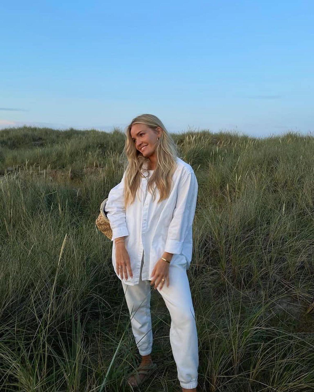 흰셔츠 하나로 멋내기👔🤍 이미지4