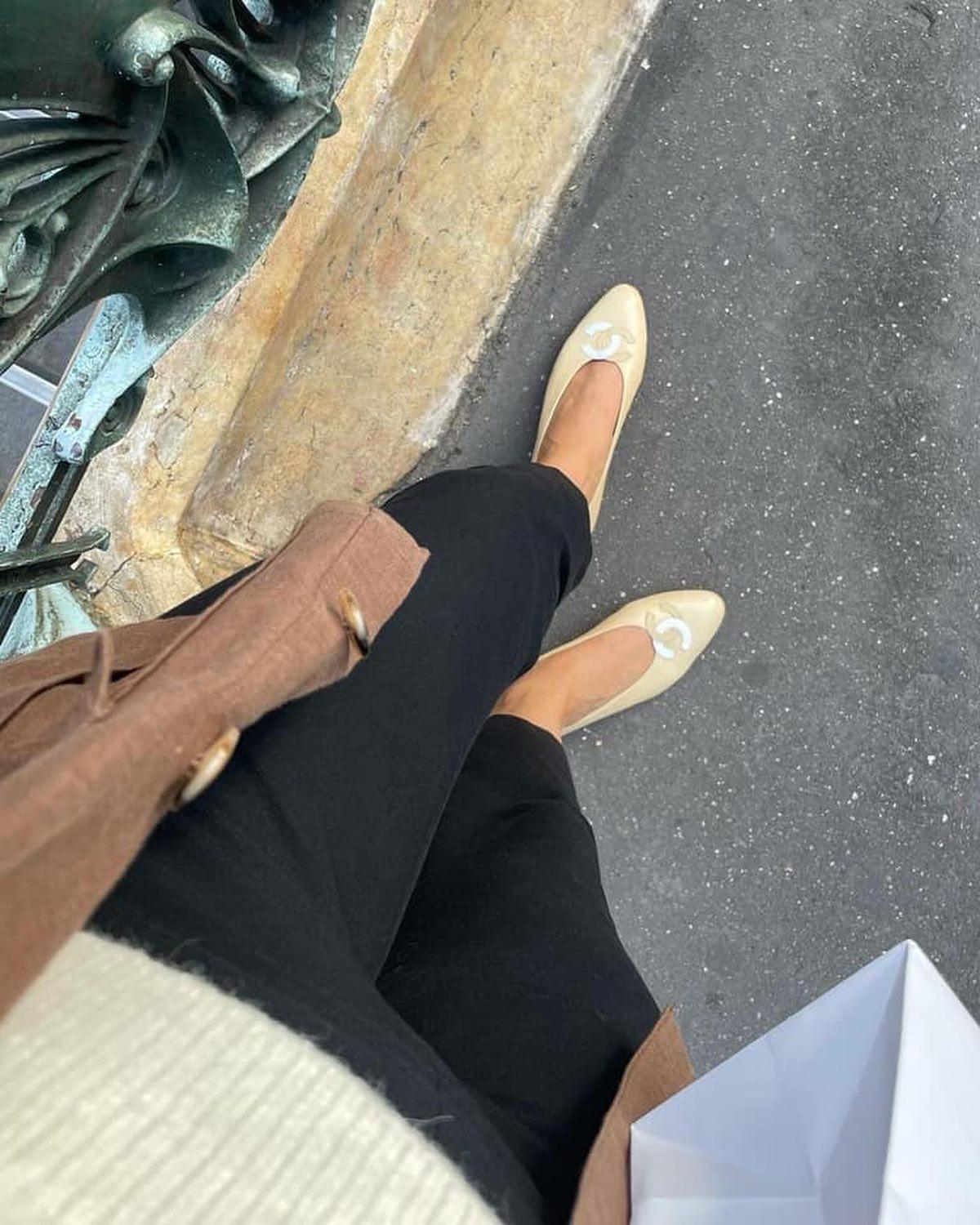 플랫슈즈로 깔끔하게🥿💛 이미지6