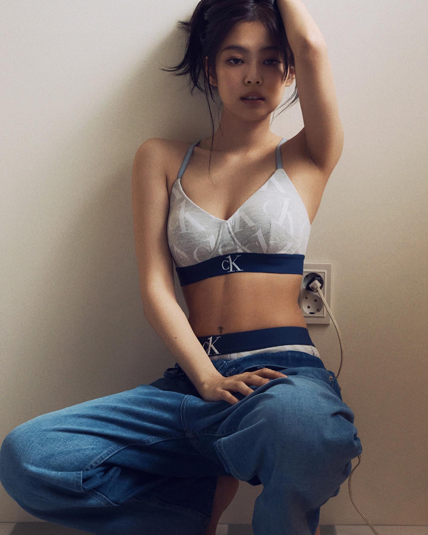 제니 복근 무엇?!🤭🔥@참고해
데님부터 언더웨어까지 CK🖤🤍인간 캘빈클라인 #광고 이미지7