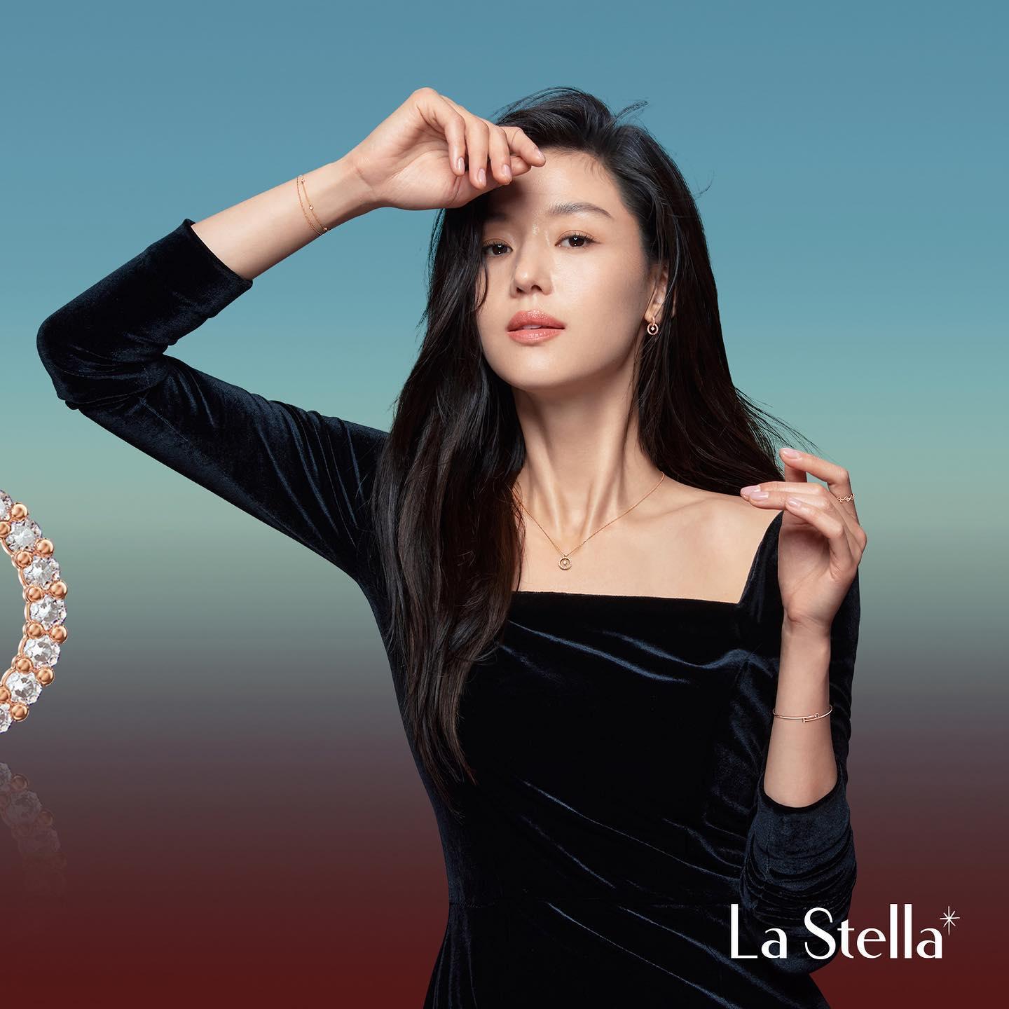 미모'퀸' 전지현의 귀환🖤💛
지현언니 가을 스톤헨지 주얼리룩🍁💍 @참고 #광고 이미지4